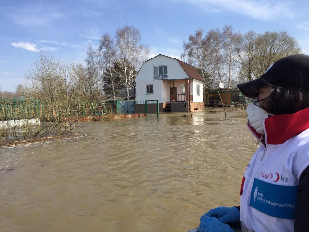 Свыше 33 млн тенге выдал Фонд Булата Утемуратова пострадавшим от паводков на севере Казахстана
