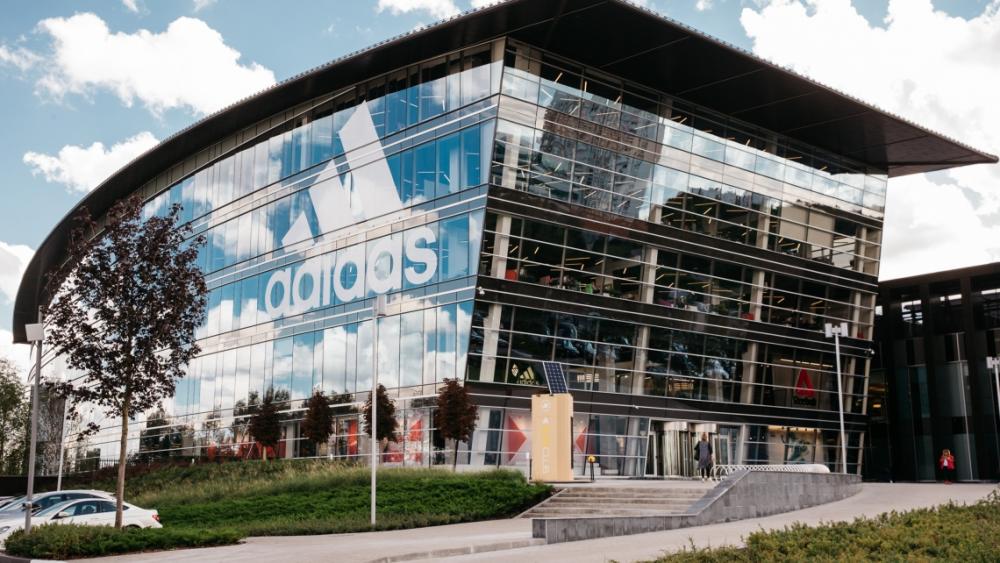 Германия поможет Adidas пережить пандемию коронавируса кредитом в €3 млрд