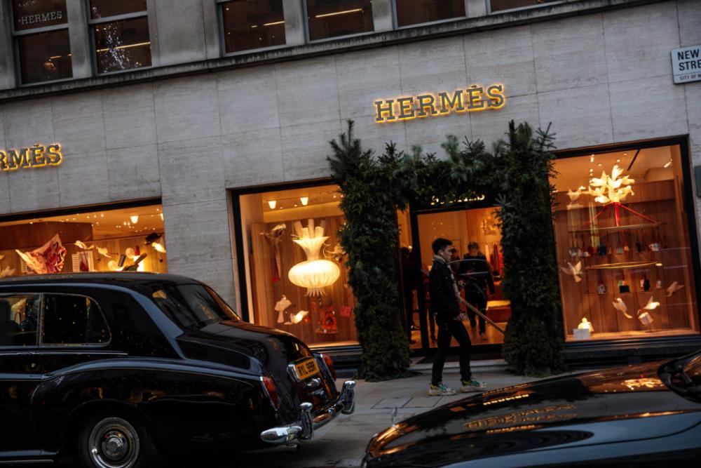 Открывшийся после карантина магазин Hermès в Гуанчжоу заработал $2,7 млн за день