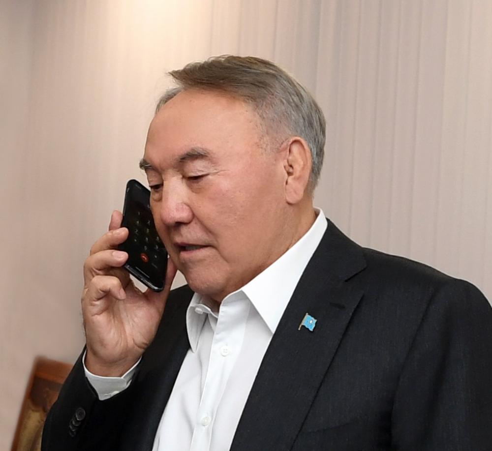 Назарбаев поговорил по телефону с акимами Нур-Султана, Алматы и Шымкента