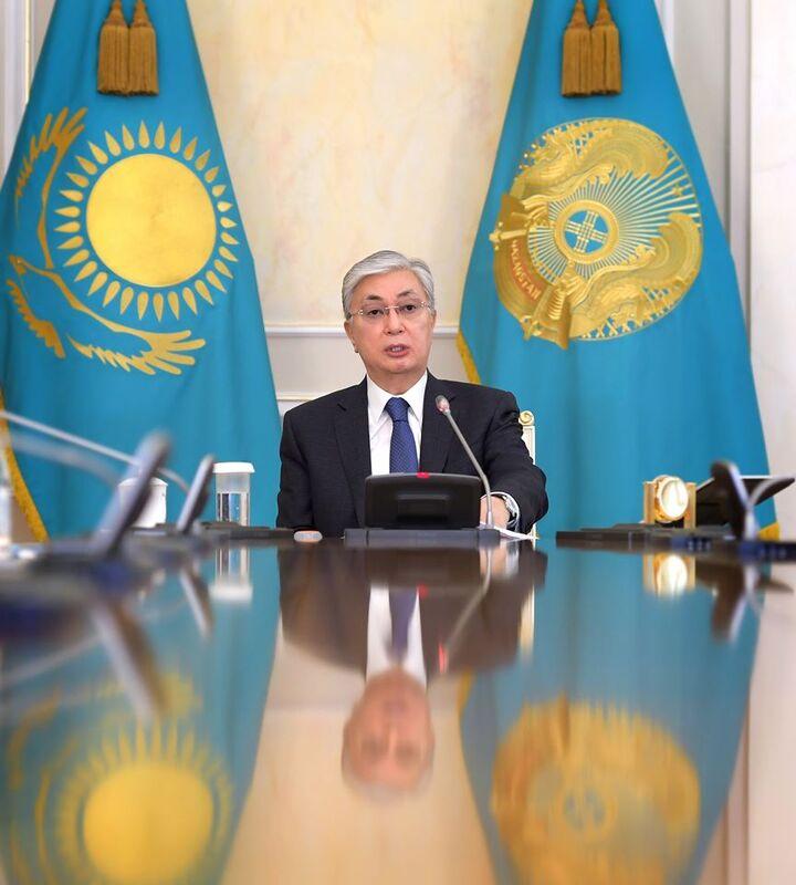 Токаев продлил режим ЧП в Казахстане