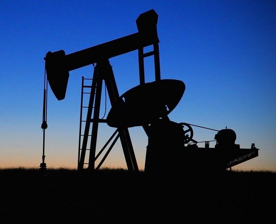 Цены на нефть ускорили рост на ожиданиях сделки ОПЕК+