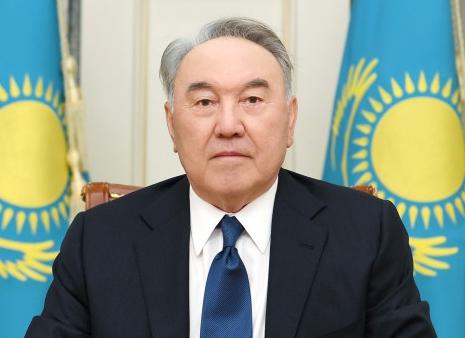 Назарбаев стал почетным председателем АНК