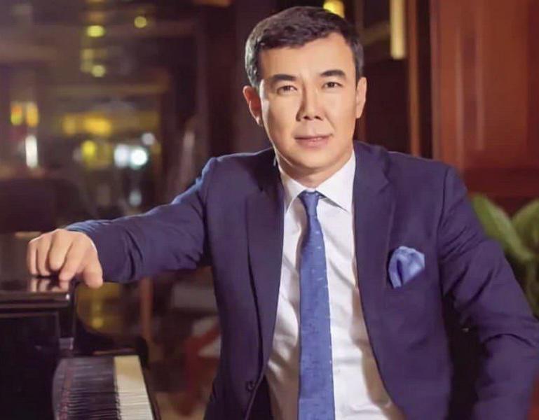 Нурлан Коянбаев стал креативным директором телерадиокомплекса президента