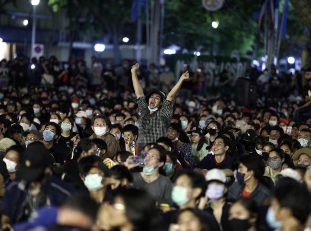 Крупные митинги прошли в Таиланде