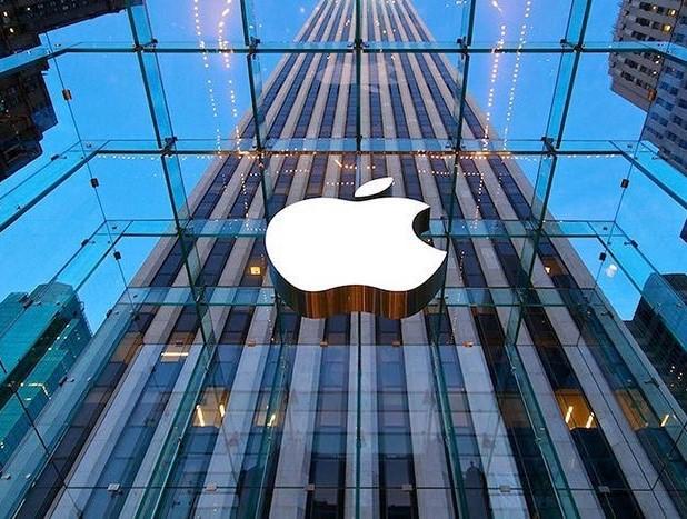 Apple стала самой дорогой компанией в мире с капитализацией почти $2 трлн
