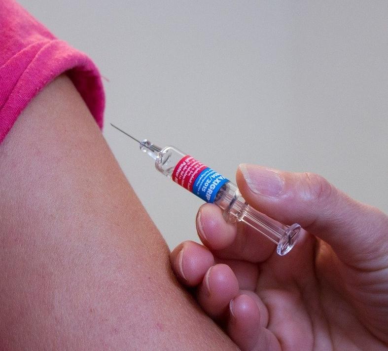 В сентябре начнутся испытания казахстанской вакцины от КВИ на людях