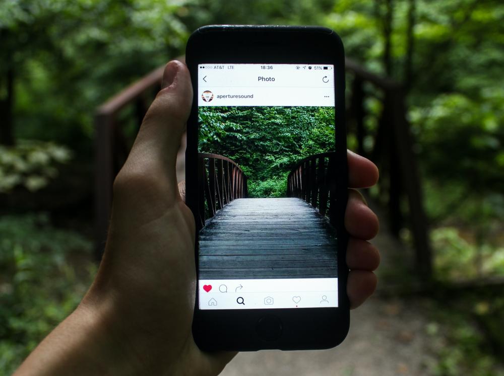 Instagram откажется от свайпа в сторис и заменит его на стикеры
