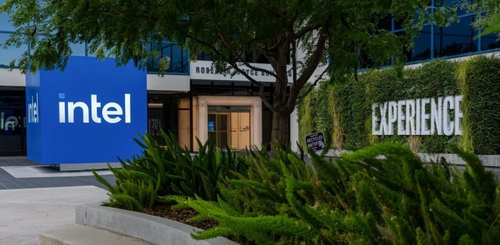 Масштабная экспансия в полупроводниках: Intel привлекла $20 млрд на расширение производства чипов