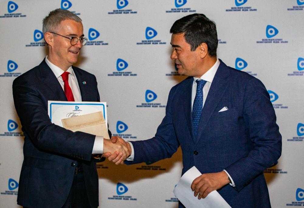 Глава  «Казахстанского Медиа Альянса»  вручил именные премии за лучшие медиапроекты