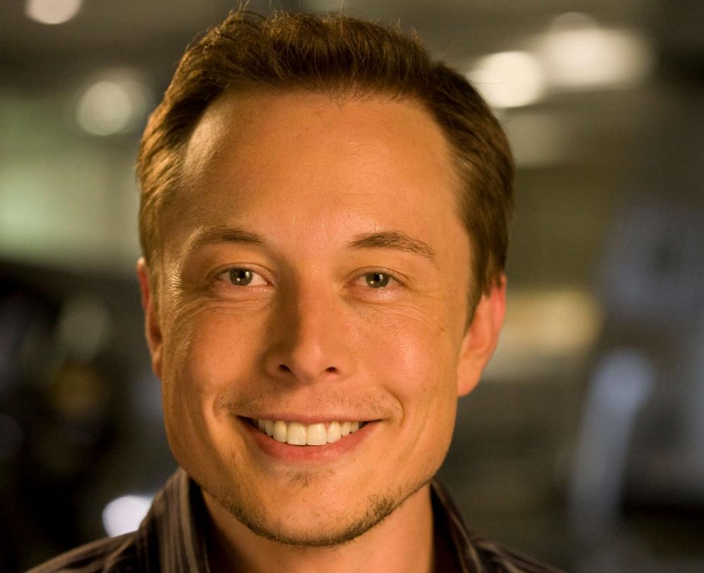 Илон Маск пишет книгу о Tesla и SpaceX