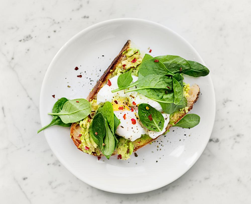 Более половины расходов казахстанцев составляют траты на еду