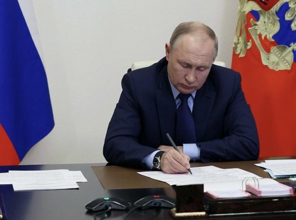 Путин подписал указы о признании ДНР и ЛНР