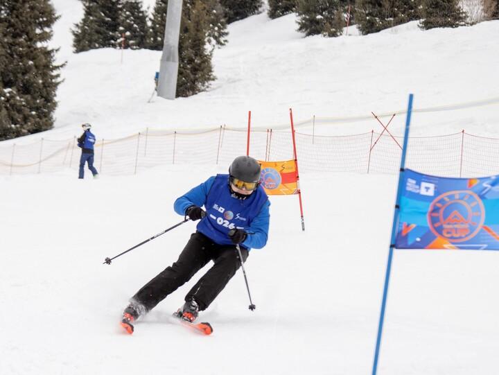 На Шымбулаке стартовали соревнования по горным лыжам среди взрослых