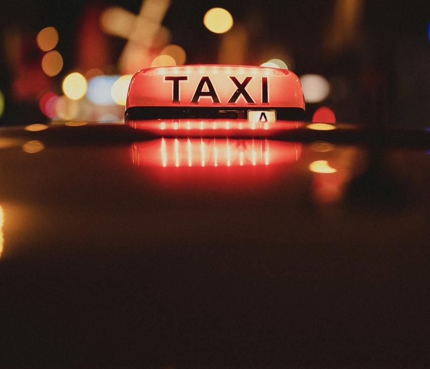 Услуги такси в РК подорожали на 12% за год