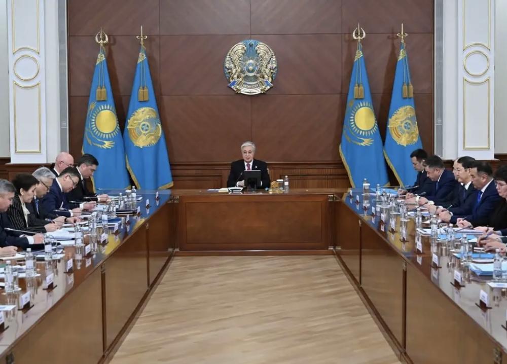 Токаев: Правительство и акиматы должны кардинально пересмотреть свою работу