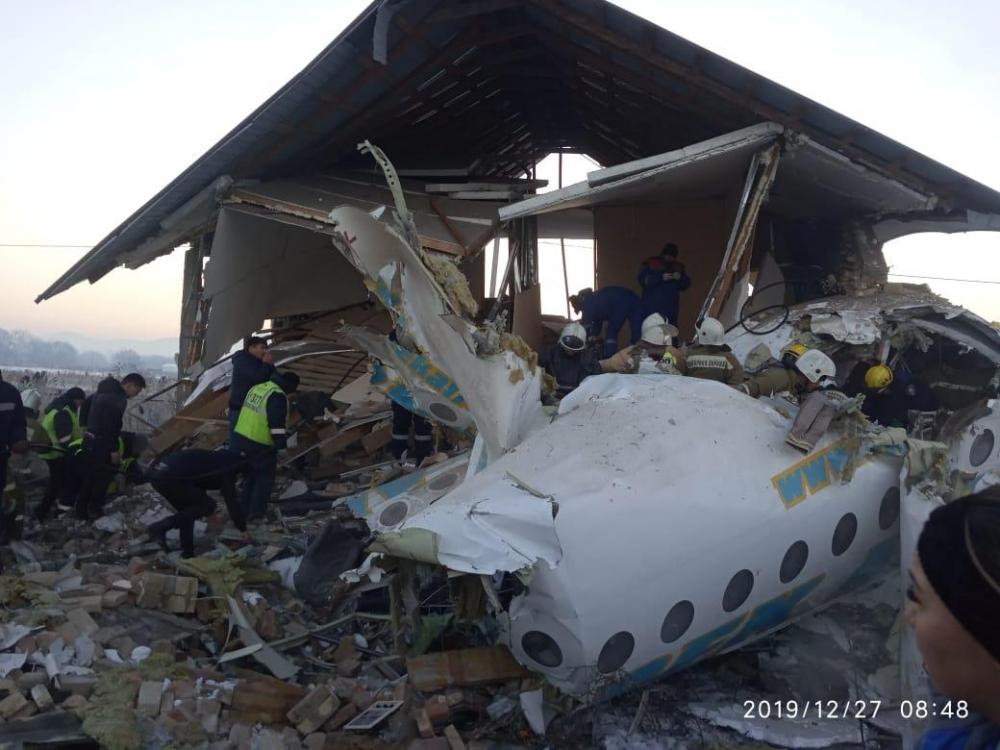 Умер второй пилот Bek Air, разбившегося в декабре под Алматы