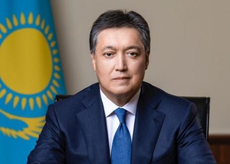 Мамин обратил внимание на экономику Казахстана