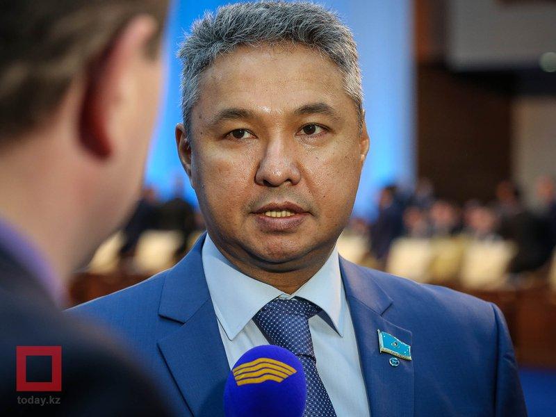 Перуашев: Нурсултан Назарбаев отныне рядовой пенсионер