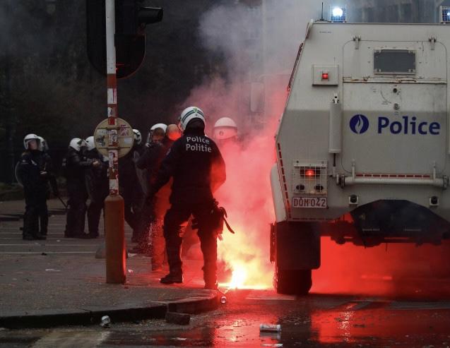 Мирный протест в Брюсселе закончился погромом