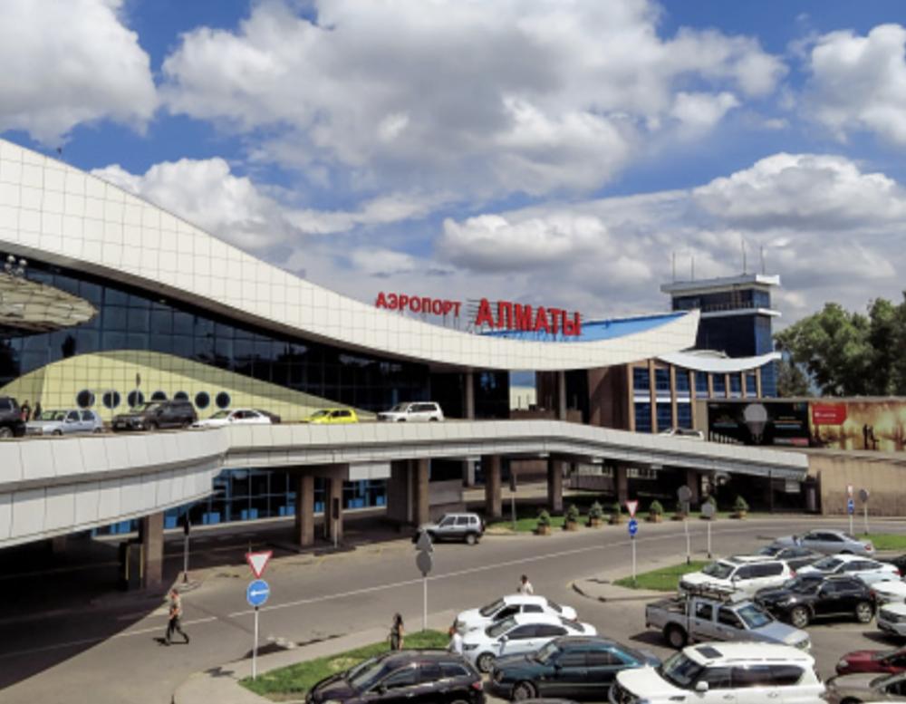 Аэропорт Алматы возобновил работу