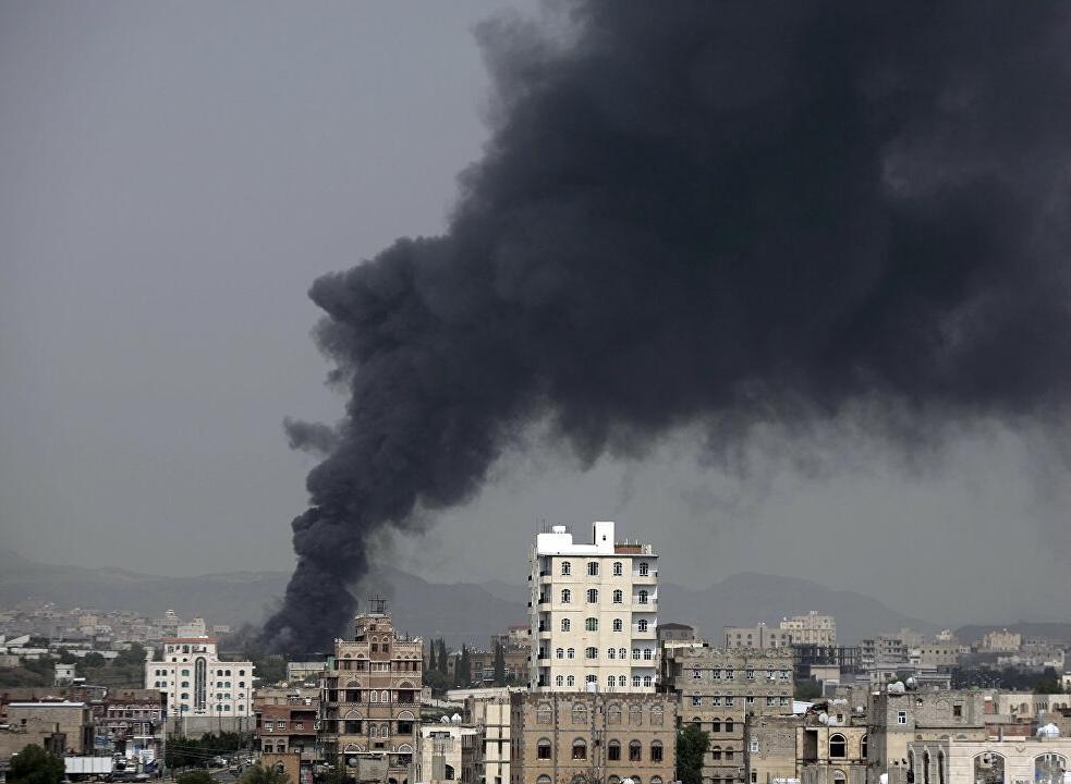 Арабская коалиция о бомбардировках Саны: воздушные удары нацелены на «лидеров террористов»