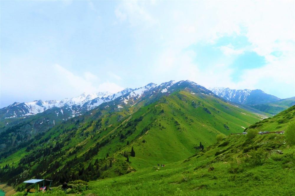 Алматинцам запретили въезд на территорию нацпарков и горы по выходным