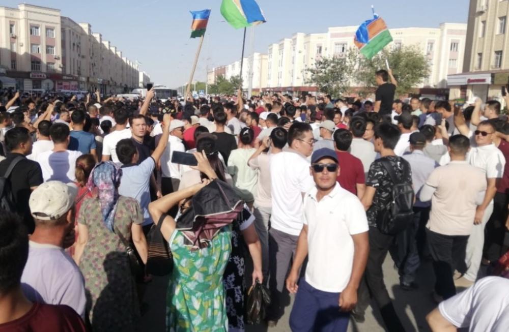 Митинг в Каракалпакстане: жители против поправок в Конституцию