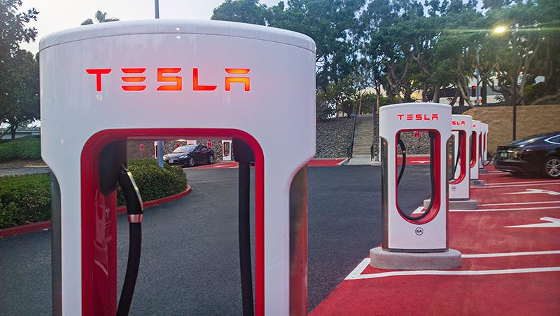 Илон Маск рассказал, когда зарядки для Tesla появятся в Казахстане