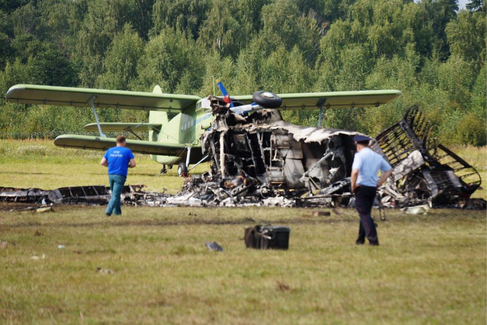 Самолет Ан-2 упал близ Нур-Султана, пилот погиб