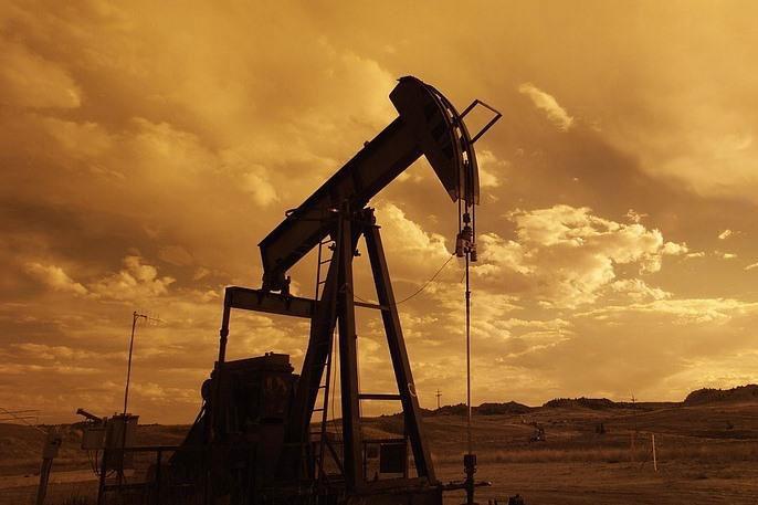 Нефть Brent не смогла удержаться на $65 за баррель
