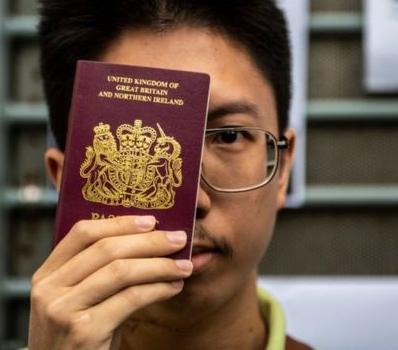 «Мы предложим альтернативу». Джонсон обещает британские паспорта жителям Гонконга для защиты от Пекина
