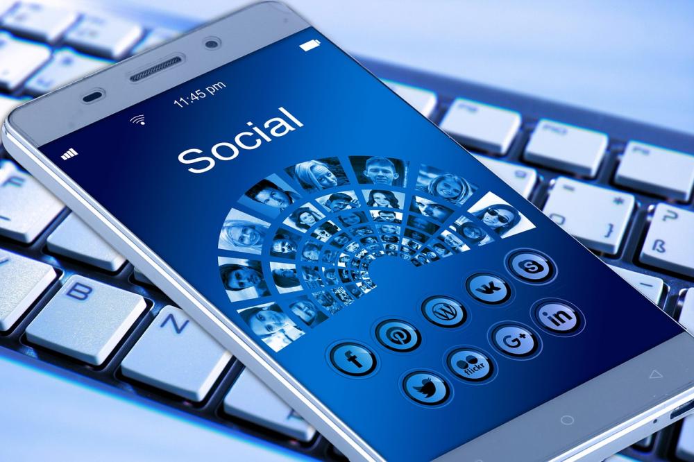 Малый бизнес подключается к социальным сетям