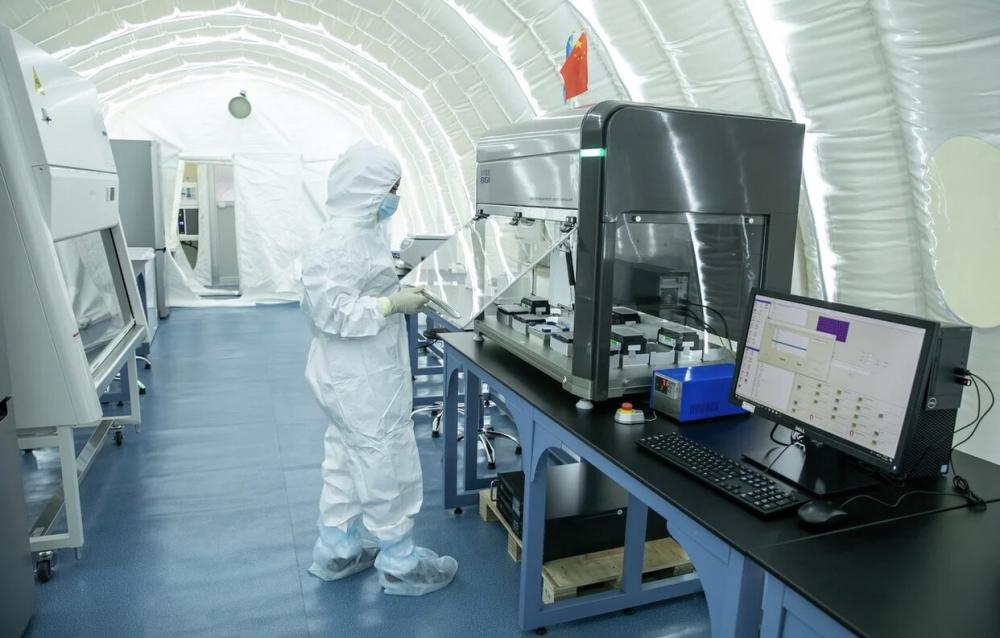 В Алматы открылась модульная лаборатория для проведения скрининга на COVID-19