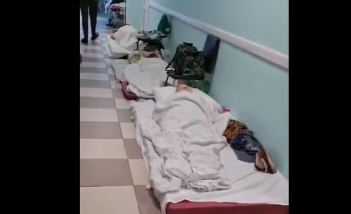 В Петербурге пациентов с COVID разместили на полу