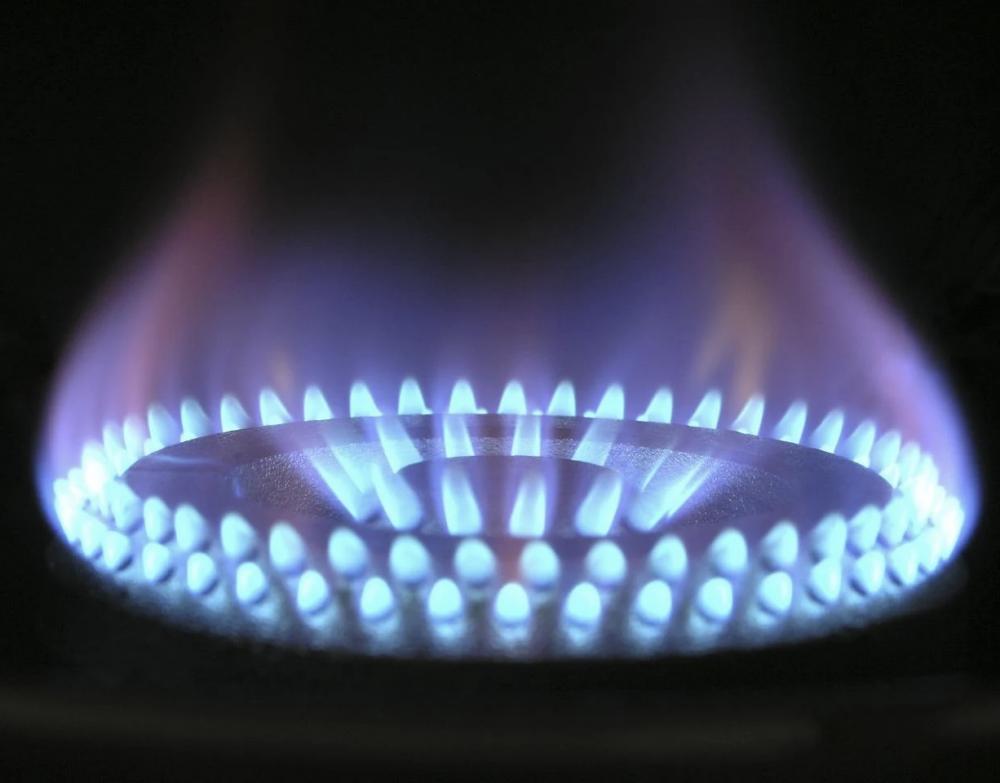 Малообеспеченные казахстанцы с 1 июля смогут покупать газ по сниженной цене