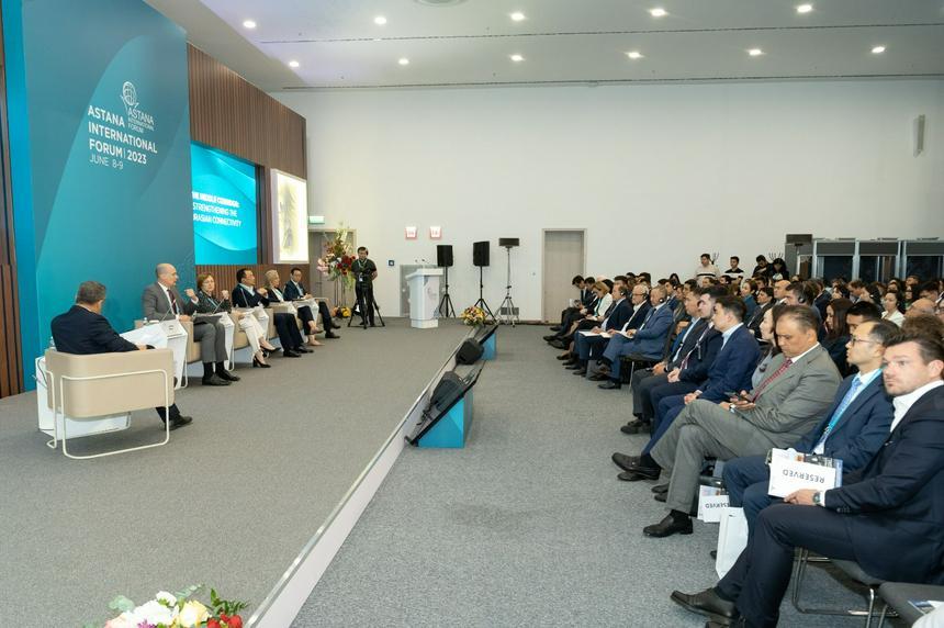На Международном форуме Астана обсудили развитие ТМТМ