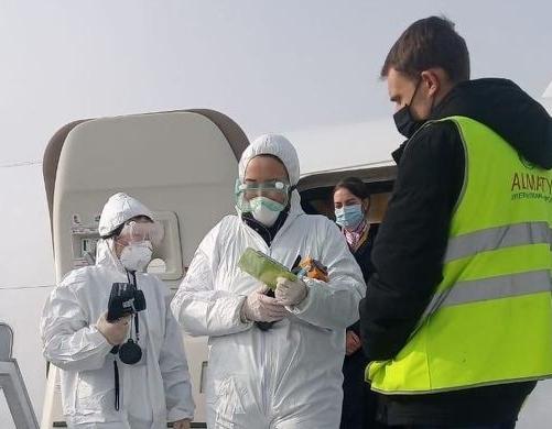 24 человека, контактировавших с больным коронавирусом, скрываются от медиков