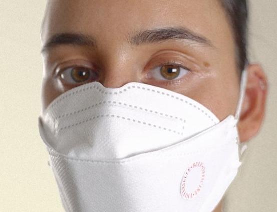 Французская компания создала ароматизированные стикеры для масок