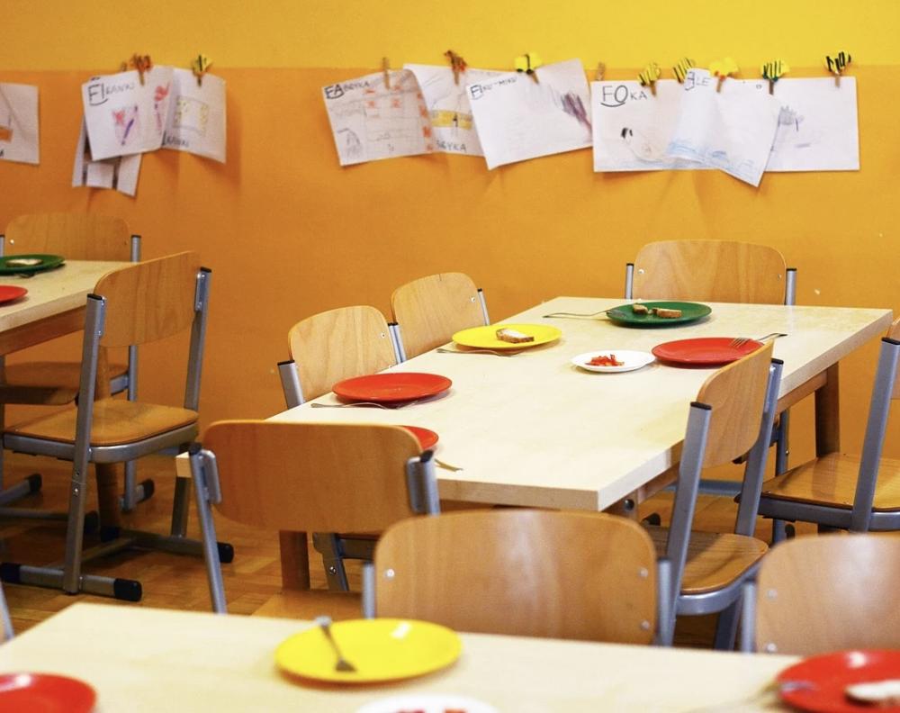 В Алматы учеников младших классов будут кормить бесплатно