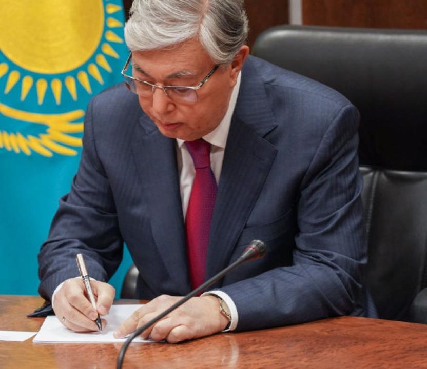 Токаев подписал поправки в Законы «О выборах» и «О порядке проведения мирных собраний»