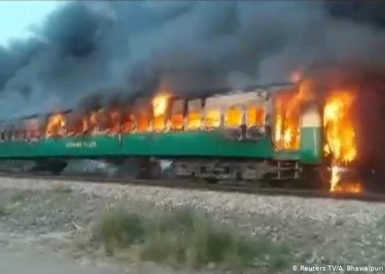 Пожар в Пакистане унес жизни 74 человек
