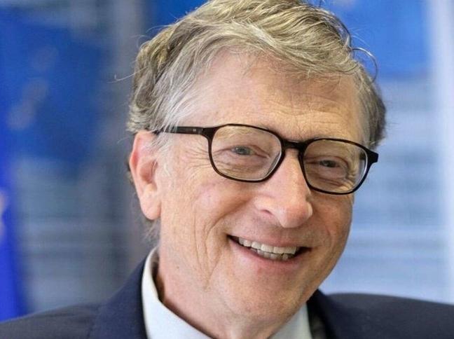Билл Гейтс высказался о командировках и походах в офис