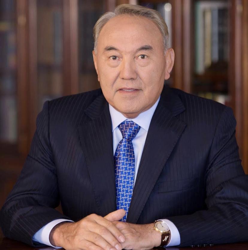 Назарбаев принял решение передать полномочия председателя партии Nur Otan