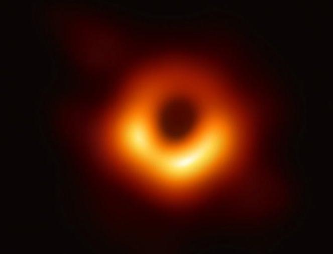 В черных дырах могут быть вселенные