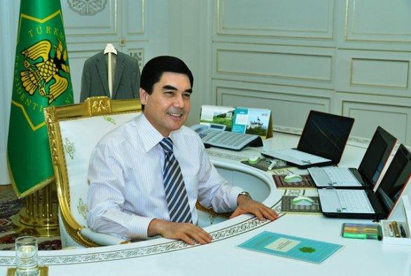 Бердымухамедов дал указание обеспечить Центральную Азию туркменскими компьютерами