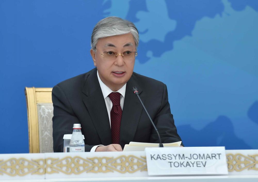 Касым-Жомарт Токаев поздравил казахстанцев с Днем знаний