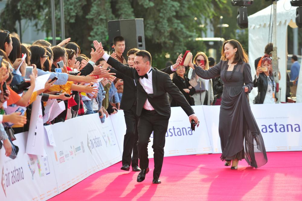 Красная дорожка Almaty Film festival собрала звезд отечественного и зарубежного кинематографа
