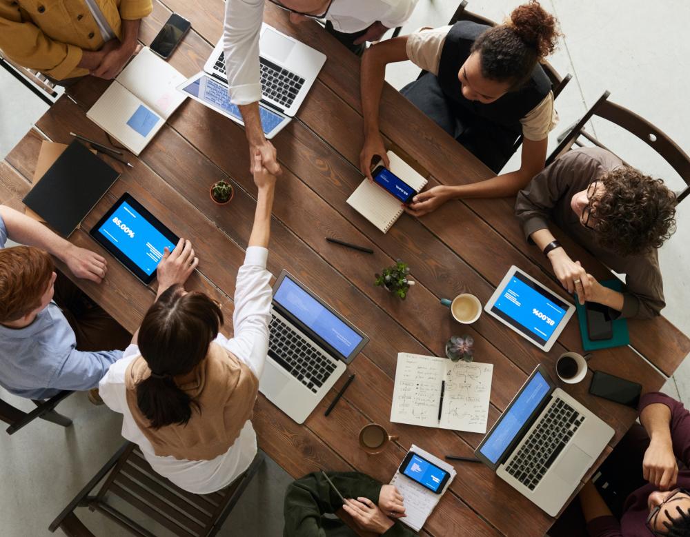 Ни слова больше. Как отказаться от долгих и бессмысленных совещаний