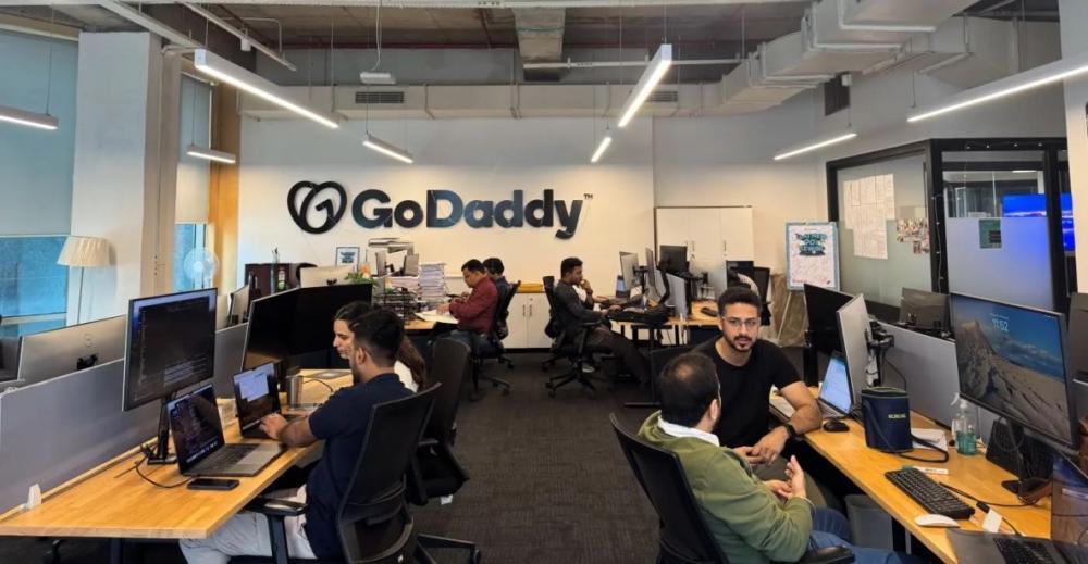 Владелец Norton и Avast обсуждает покупку GoDaddy — FT